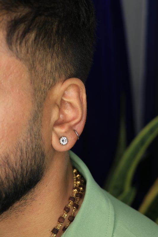 Solitaire stud with hoop lobe piercing