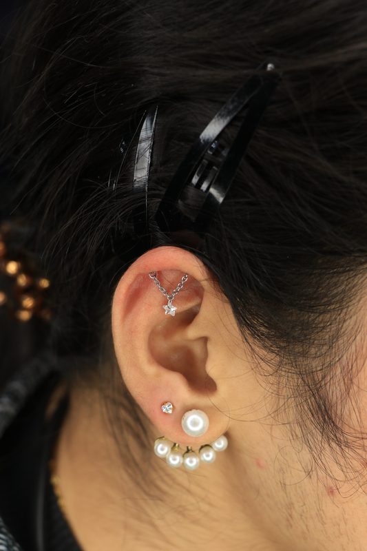 Helix chain piercing with star charm